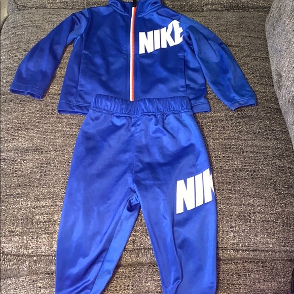 blue nike outfit